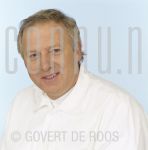 29-03-2000 Koos Alberts at studio in Amsterdam.

[keywords]Posed, Headshot, Eyecontact, Smiling[/keywords]